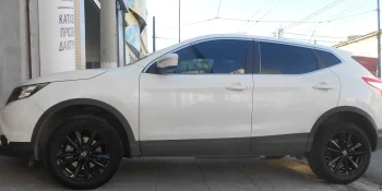 Ζάντα Nissan βαμμένη μαύρο με ηλεκτροστατική βαφή