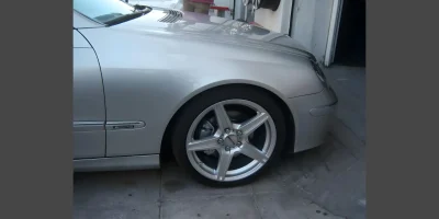 Ζάντα Mercedes βαμμένη ασημί με ηλεκτροστατική βαφή